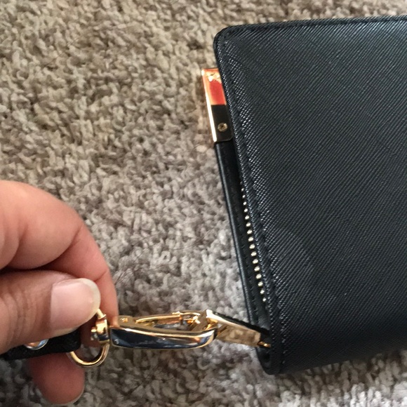 Bebe Sophisticated wristlet - Picture 7 of 7